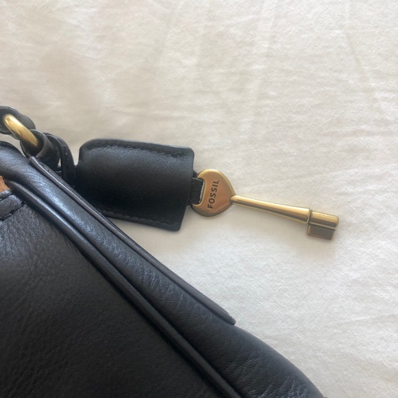 FOSSIL CHEETAH CROSSBODY - Picture 6 of 7